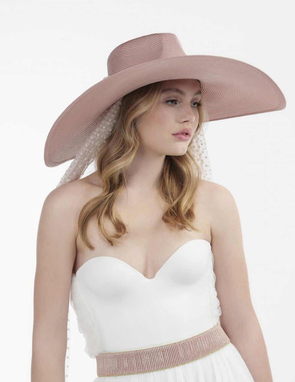 HUT mit breiter Krempe für die Braut